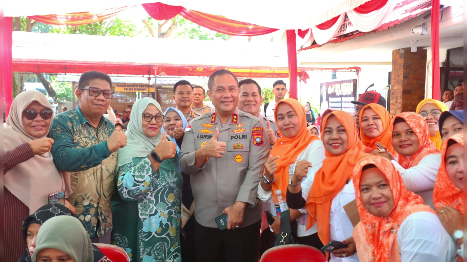 PERINGATI HARI BHAYANGKARA KE‑80, POLD KEPRI GELAR NONTON BARENG PIALA DUNIA 2026 DAN BERIKAN BANTUAN DI SEKUPANG
