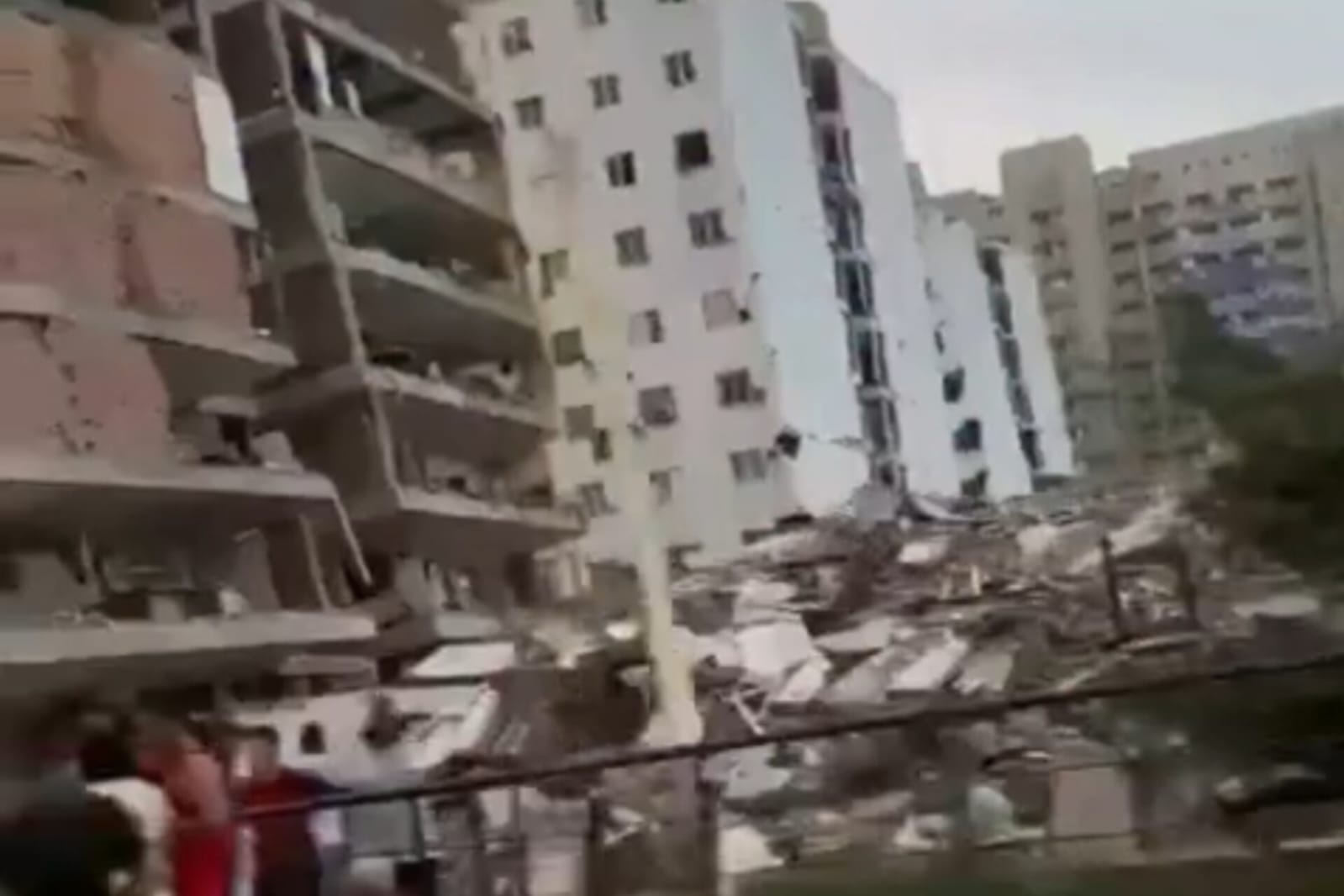 DUA GEMPA DAHSYAT GUNCANG VENEZUELA: 32 JIWA MENINGGAL, USGS PERKIRAKAN KORBAN BISA CAPAI RATUSAN RIBU