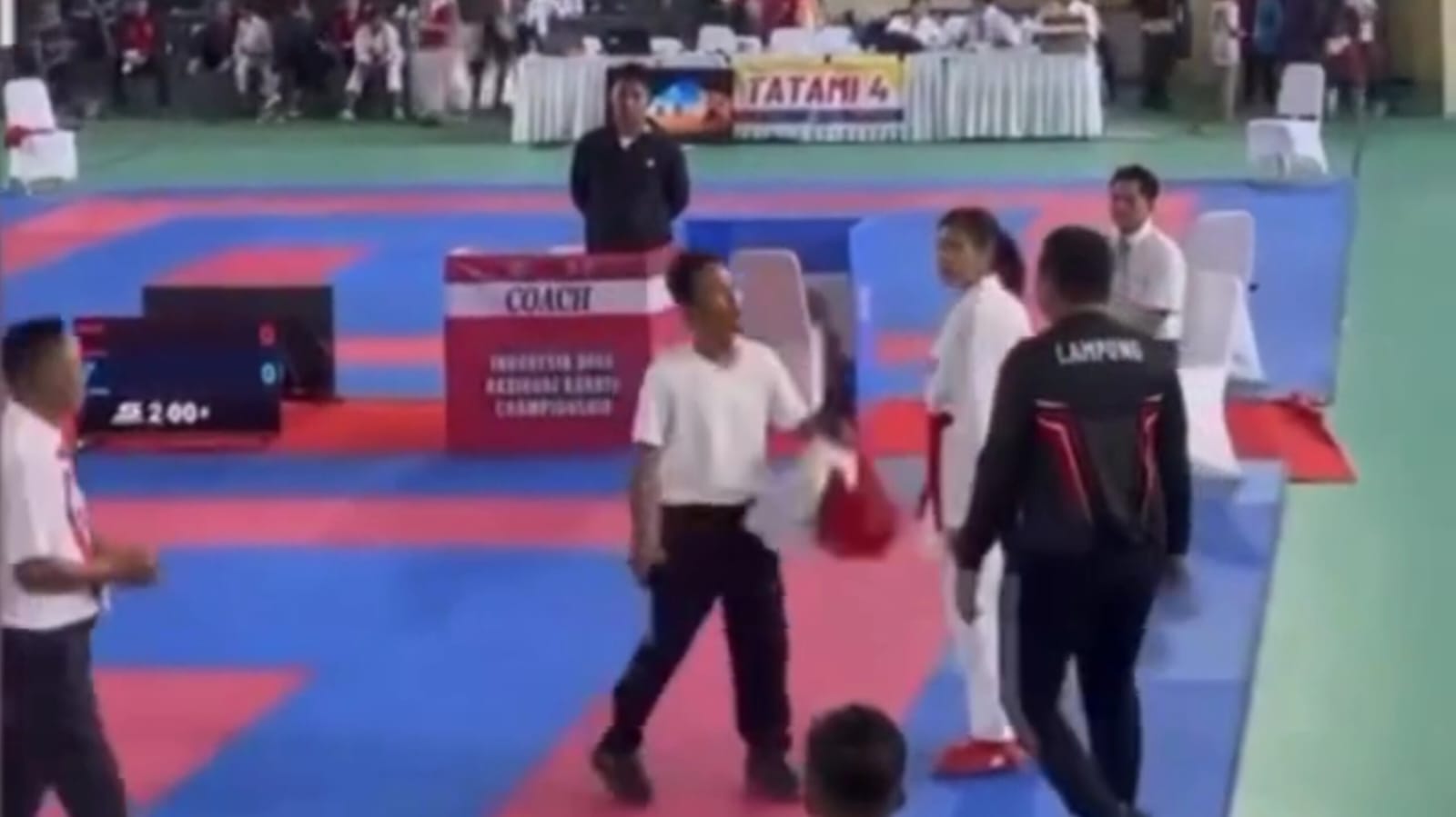 KEJUARAAN KARATE NASIONAL DI BANDAR LAMPUNG MENUAI KRITIK: KEKACAUAN, KEAMANAN LEMAH, DAN POLEMIK PIALA PRESIDEN