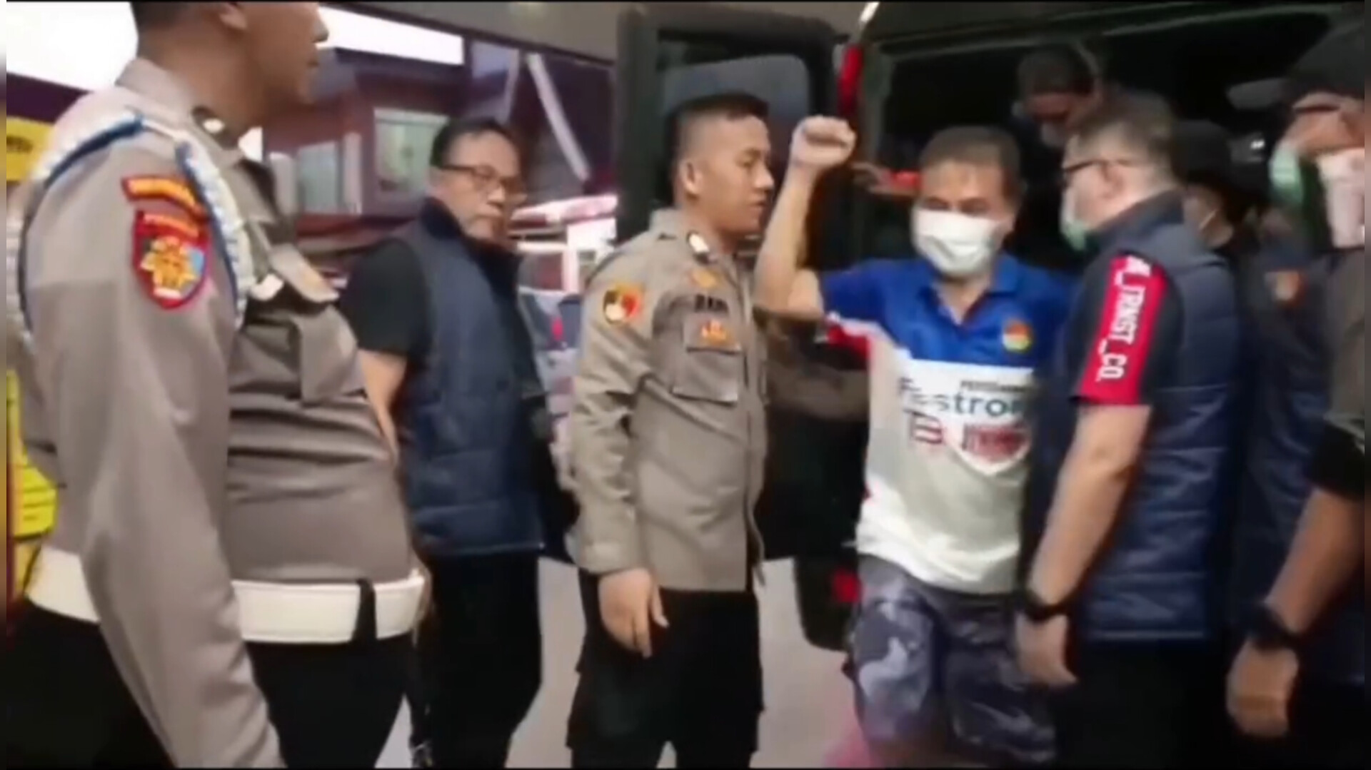 Detik‑Detik Kedatangan Roy Suryo dan Doktor Tifa di Rs Polri Kramat Jati Untuk Pemeriksaan Kesehatan