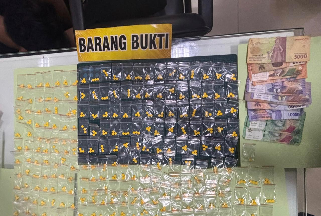 Miliki Ratusan Butir Obat Keras Ilegal, Dua Pria Diamankan Satresnarkoba Polresta Tangerang