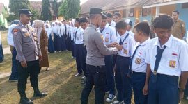 Viral Video Bullying, Polsek Dente Teladas Langsung Sambangi SMPN 5 Beri Penyuluhan