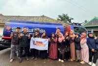 Krisis Air Bersih di Pandeglang, Pemuda Berdampak Salurkan 8.000 Liter Air untuk Tiga Kampung