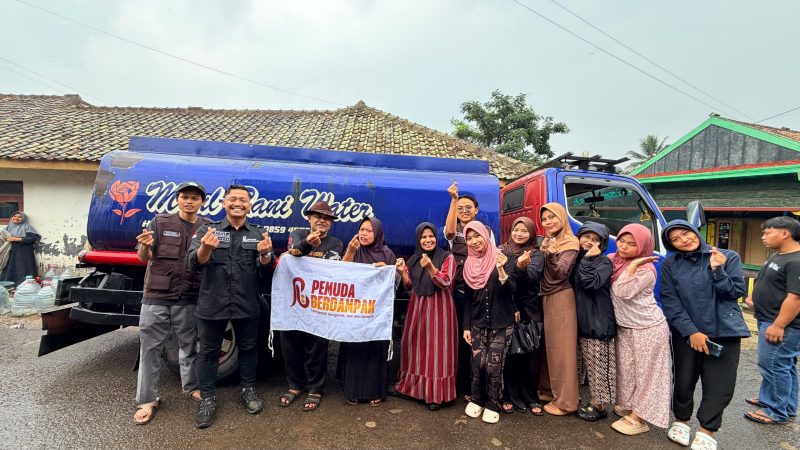 Krisis Air Bersih di Pandeglang, Pemuda Berdampak Salurkan 8.000 Liter Air untuk Tiga Kampung