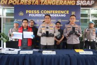 tiga pria terduga pelaku, masing-masing berinisial TB (24), YA (21), dan AF (22)