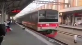 Siswi SMA Tewas Tertabrak KRL di Stasiun Jurangmangu Tangsel, Perjalanan Commuter Line Sempat Terganggu